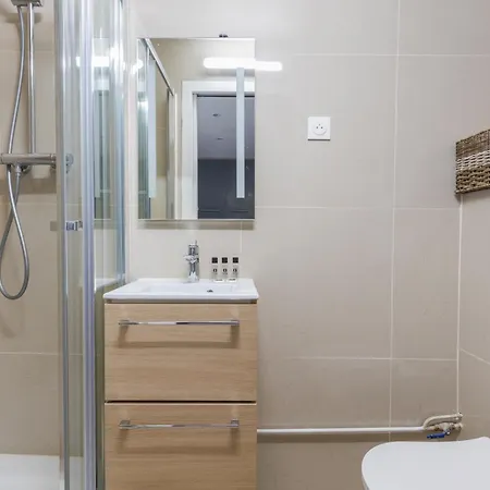 Orfila/gambetta: Magnifique 6p Apartment Paris